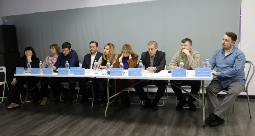 В Глазовском Молодежном центре состоялась конкурсная защита проектов школьников и гимназистов