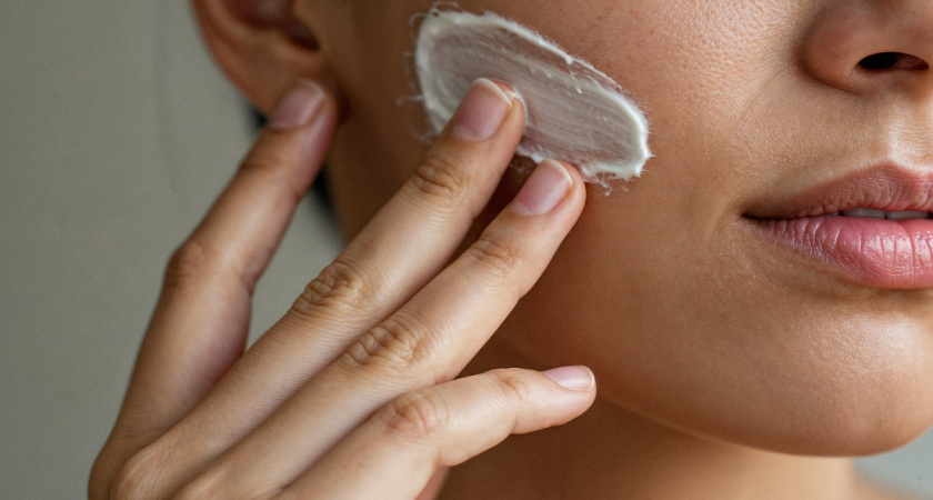 2 капли в крем для лица — эффект как после салонных процедур: секретная добавка в ночной уход