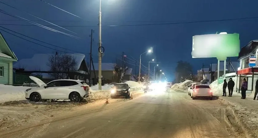 В Удмуртии водитель при развороте спровоцировал аварию, в которой пострадал ребенок