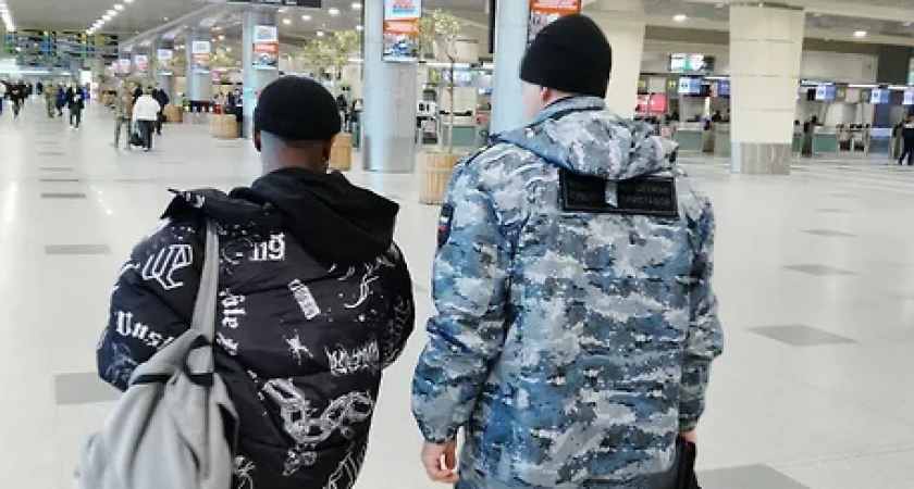 Диджей из Ганы покинул Удмуртию из-за проблем с документами