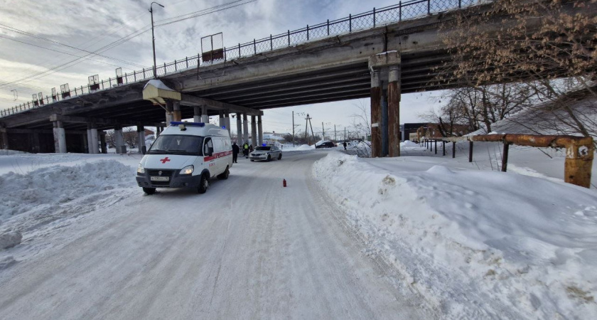 В Удмуртии пенсионер за рулем сбил пожилую женщину на "зебре" и скрылся: пострадавшую увезли в больницу