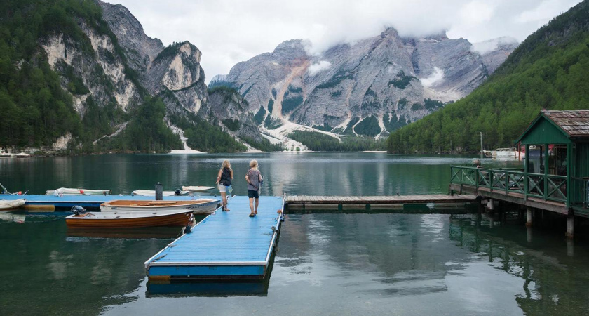 На наш Юг больше ни ногой, нашла идеальное место: вода теплая, не хамят и в 2 раза дешевле, чем в Абхазии