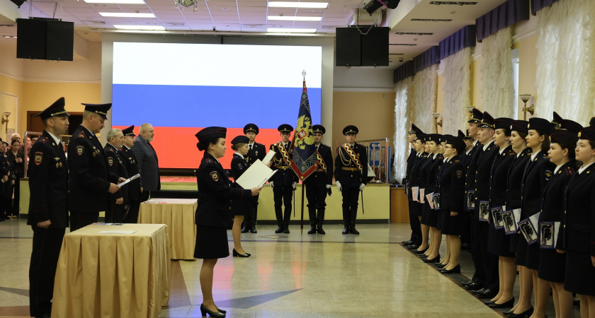 Молодые полицейские Удмуртии приняли Присягу в Доме Дружбы народов