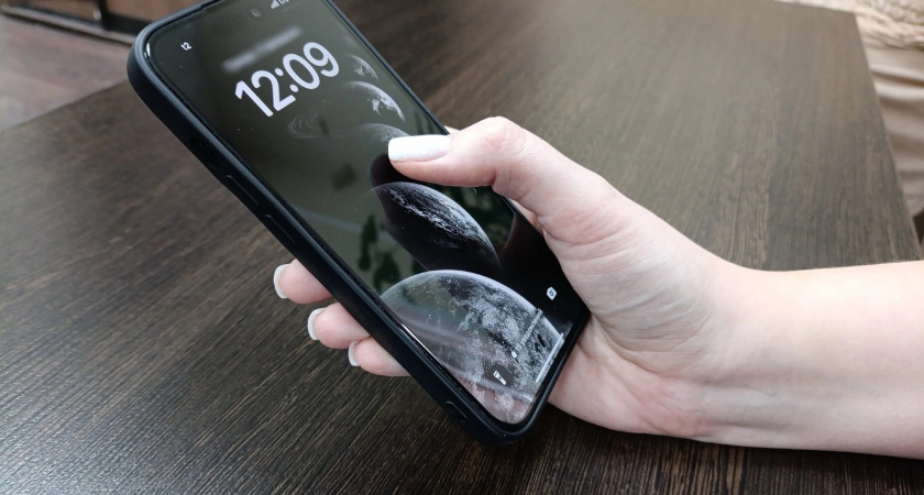 Суд в Удмуртии встал на сторону покупательницы в споре с маркетплейсом из-за ошибки в модели смартфона