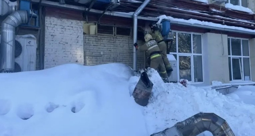 В кафе в Удмуртии загорелась вентиляционная шахта