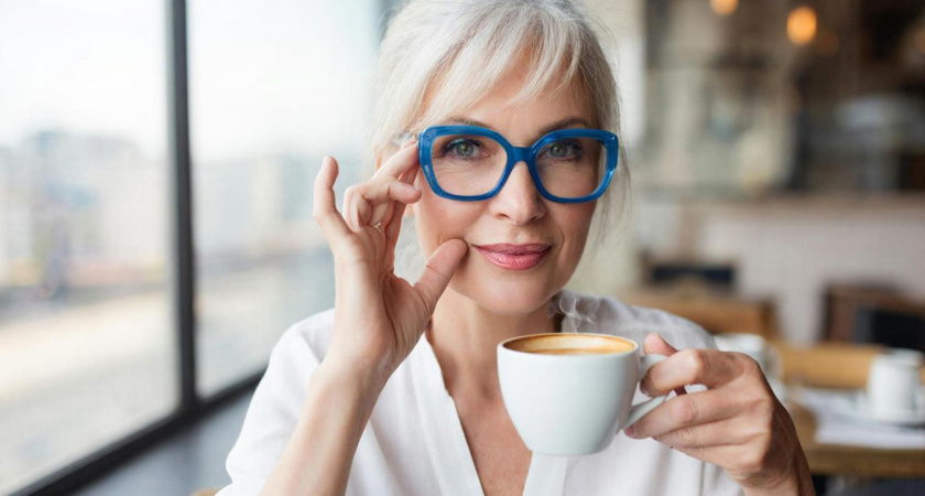 Очки для женщины после 60: какие старят, а какие молодят и освежают