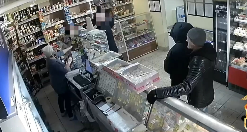 В Ижевске мужик попросил у собутыльника добавки, а не получив - сломал ему нос и обокрал