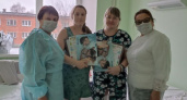 В Глазовском роддоме поздравили новоиспеченных мамочек с Днем матери