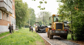В Глазове стартовало асфальтирование тротуаров 