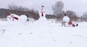 Жители деревни Карасево Глазовского района построили у пруда целый снежный городок