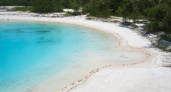 "Русские Мальдивы" на любой кошелек: белый песок, ярко-бирюзовая вода и озера с глиной — и без туристов