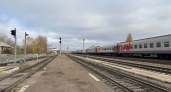 РЖД запускает новый купейный вагон с 2-метровыми полками и душем для очень дальних поездок