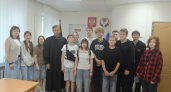 Воспитанники глазовского СРЦН посетили мировой суд и побывали на реальном заседании