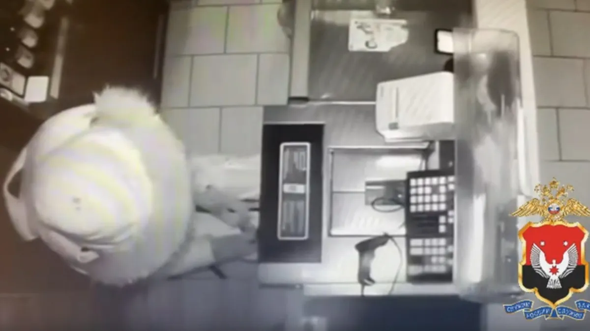 Ночной визит в супермаркет: житель Удмуртии хотел продуктов и денег, а получил уголовное дело