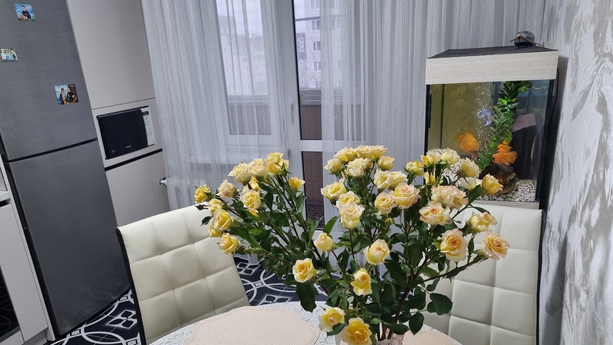 Вешать шторы на кухне больше не модно: новый экологичный тренд 2026 от дизайнеров