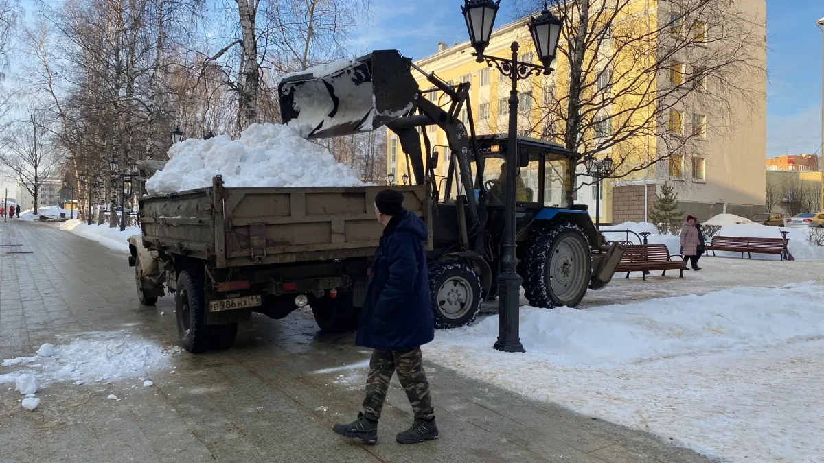 В Удмуртии вывезли 1,5 миллиона кубометров снега для предотвращения весеннего паводка