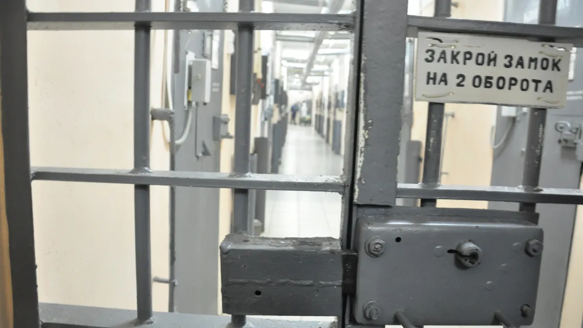 Заключенного из Удмуртии осудили за демонстрацию нацистских татуировок