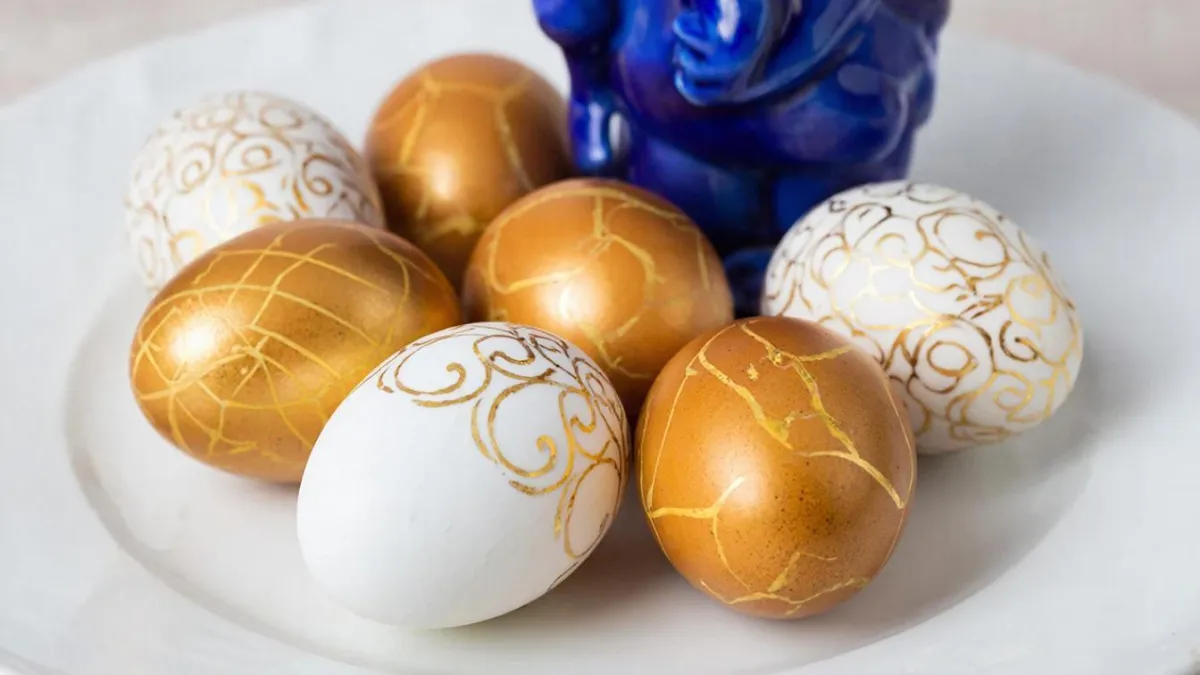 Красители на Пасху не покупаю. Покажу, как сделать золотые яйца и удивить гостей - просто и красиво
