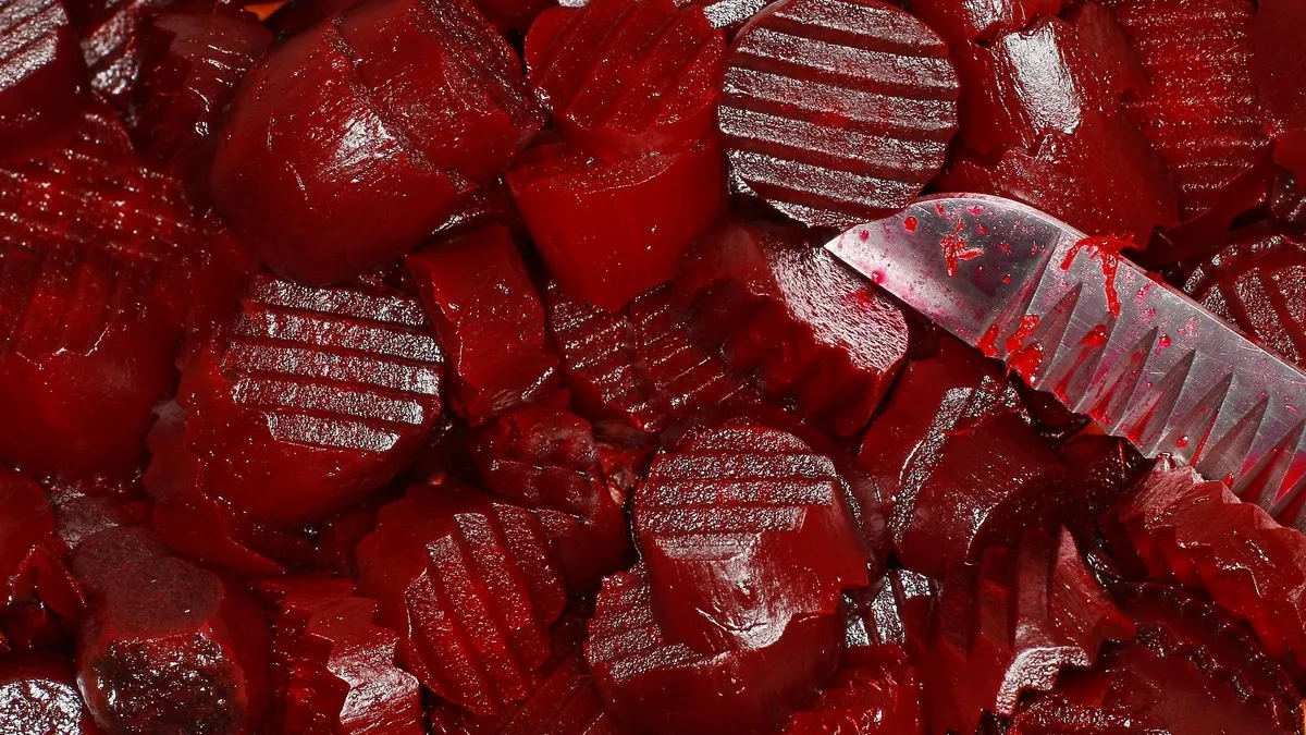 Как сварить свеклу за 10 минут без потери витаминов: одна хитрость для занятых хозяек