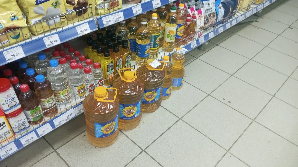 Гадость в янтарной бутылке: Роскачество перечислило худшие марки растительного масла