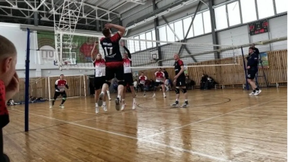 Сборная следственного управления Удмуртии заняла третье место на турнире по волейболу в Киясово