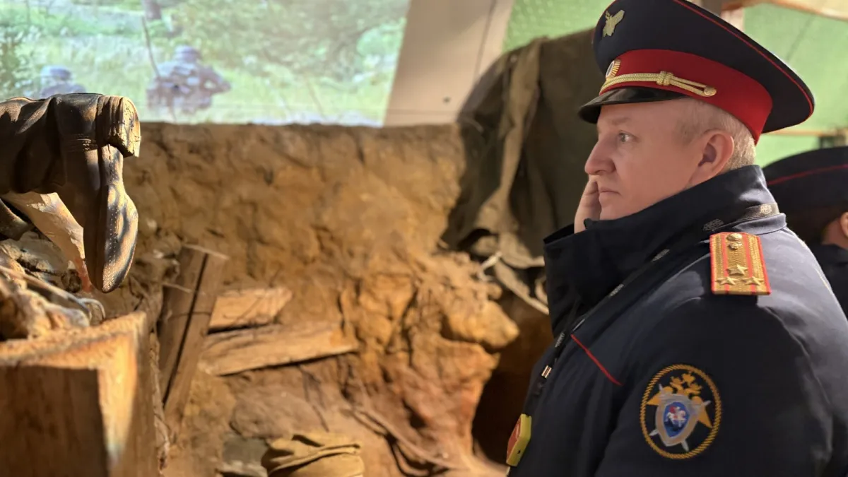 Сотрудники СК Удмуртии посетили передвижной музей «Поезд Победы»