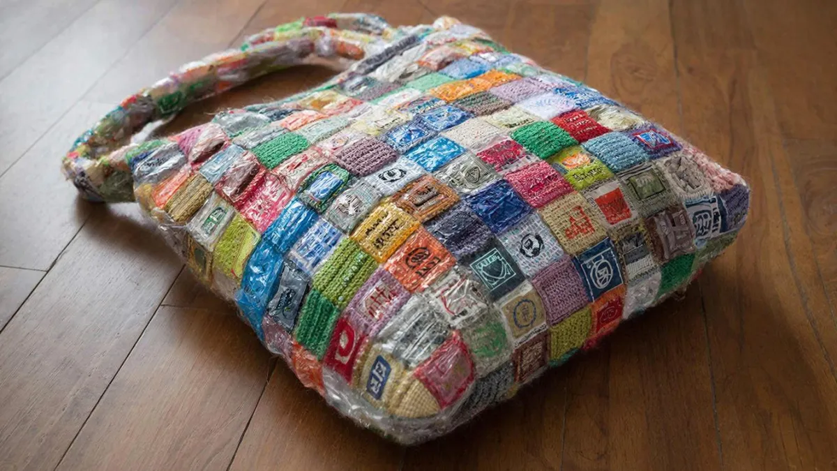 Пакет с пакетами коплю и не выбрасываю: показываю, какую полезность я из них сделала