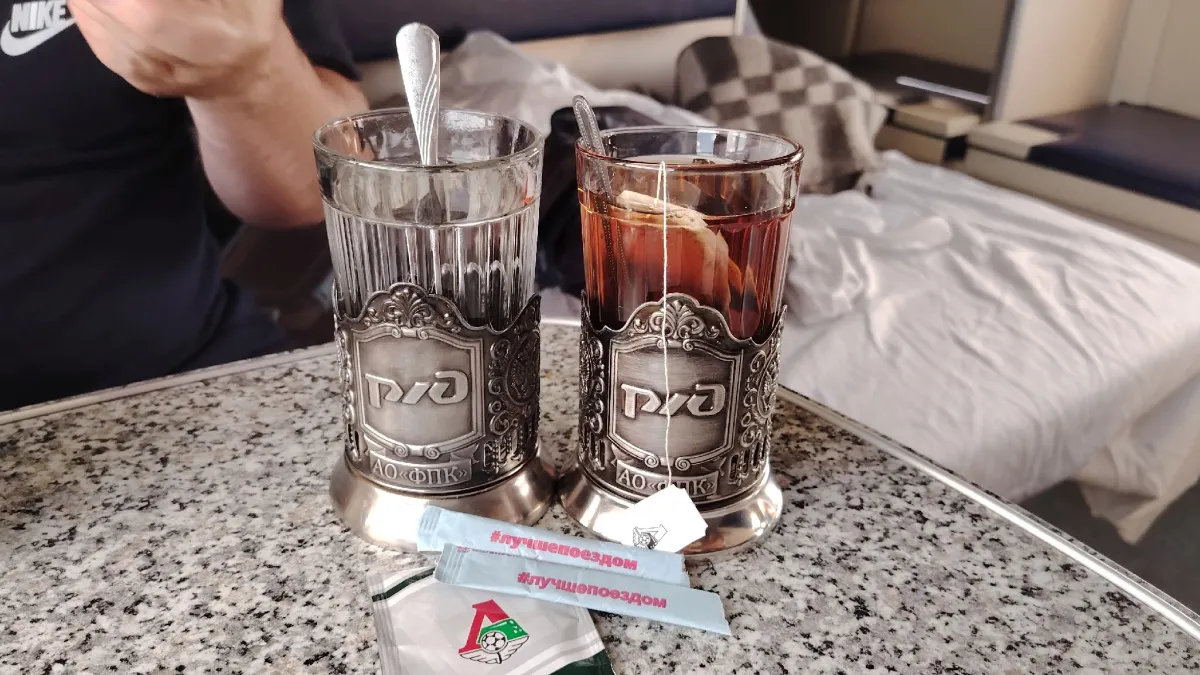 Горячие обеды в дороге: с марта 2026 на поездах апустили новый сервис питания от РЖД