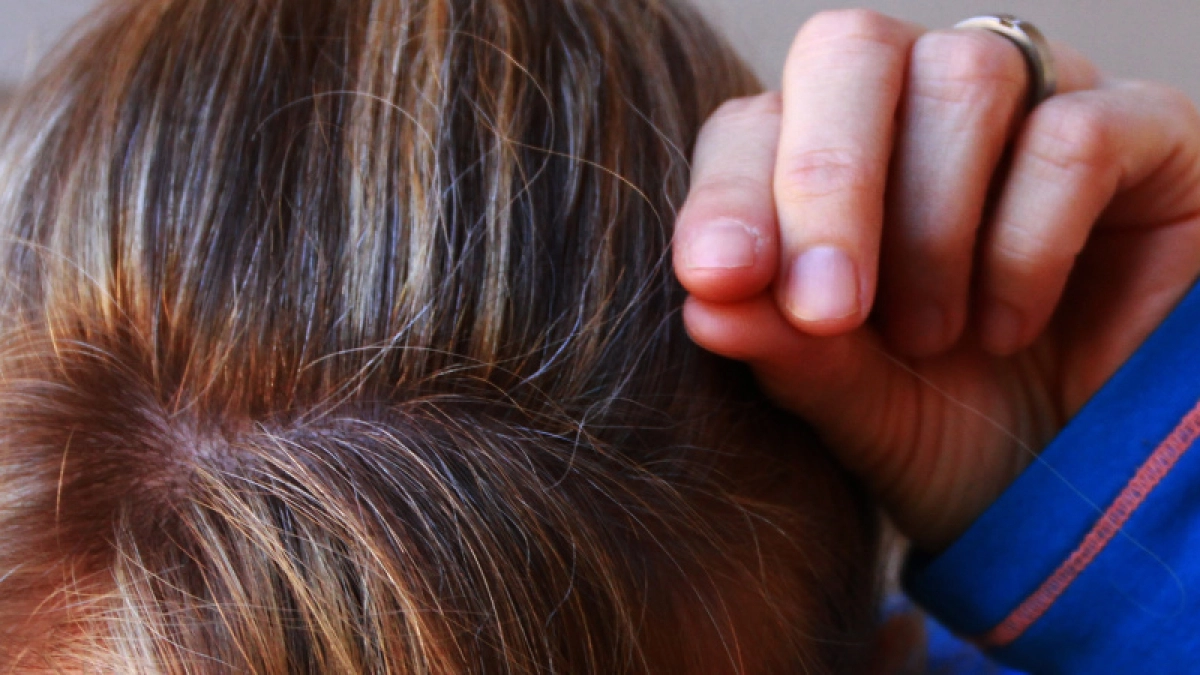 Берём один овощ — и на седину: Вот как боремся с «серебром» в волосах — и пряди укрепляем