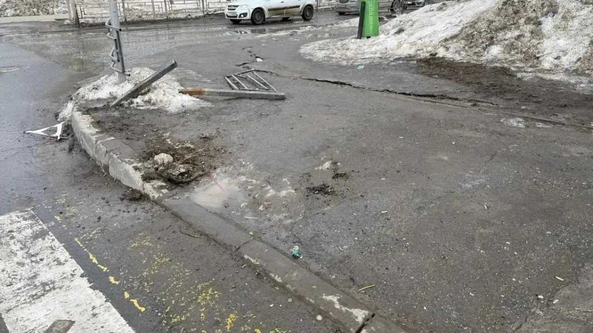 В Удмуртии две женщины пострадали в результате выезда автомобиля на тротуар