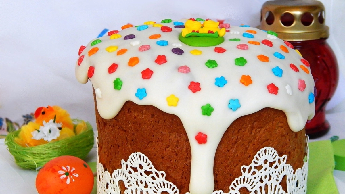 Глазурь для нарядных куличей: белоснежная, гладкая, с блеском — и легко повторить дома 