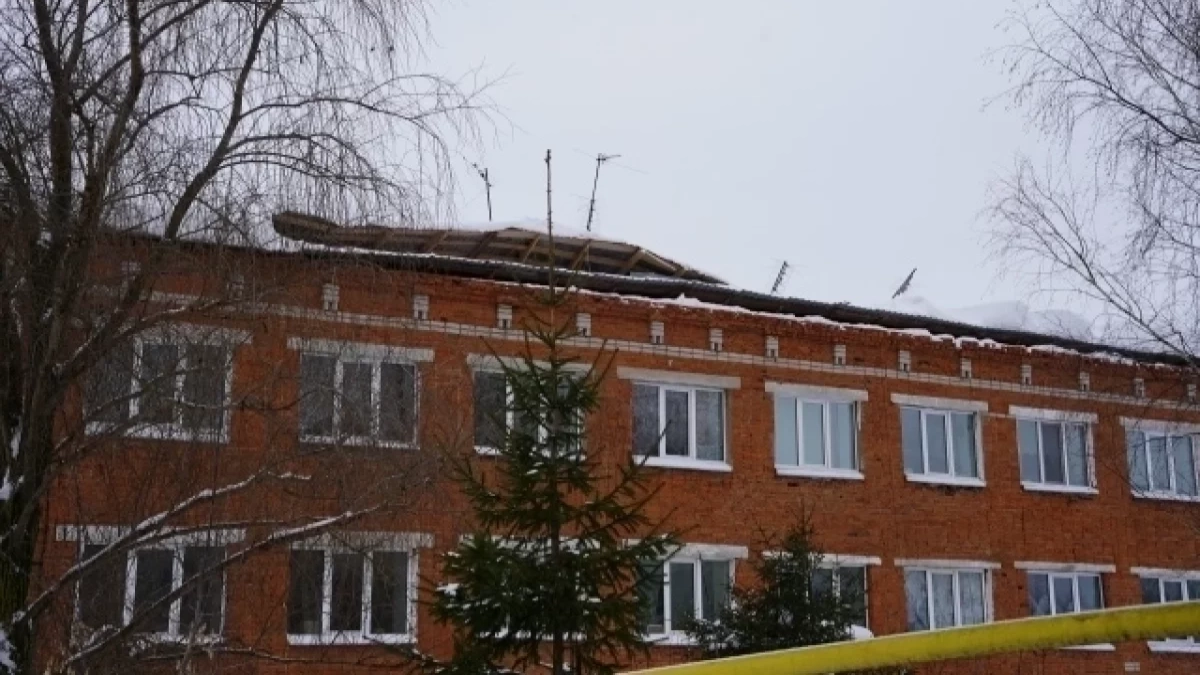 Жителей многоквартирного дома в Удмуртии планируют оштрафовать за обрушение крыши под тяжестью снега