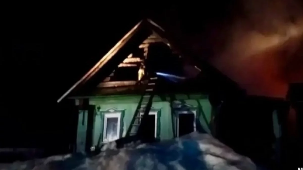 Ночное возгорание в Удмуртии лишило жилья и мастерской 76-летнюю пенсионерку