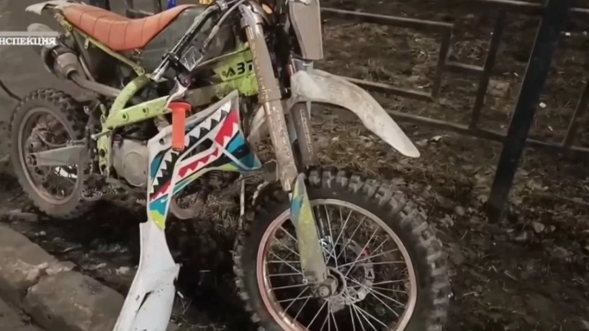 В Удмуртии двое подростков госпитализированы после столкновения питбайка с кроссовером