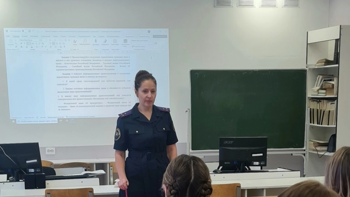 В Ижевске сотрудники следственного отдела провели профилактическую встречу с учащимися техникума