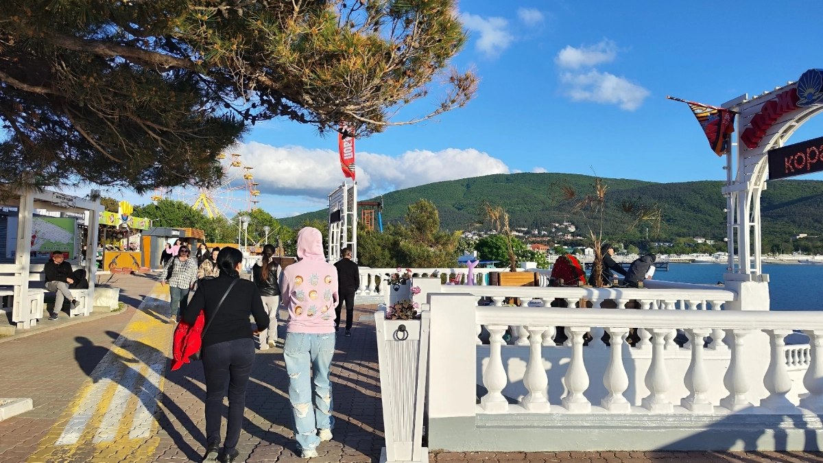 Сколько будет стоить неделя отпуска у моря летом-2026: Абхазия, Крым, Сочи и Анапа для семьи из 3 человек