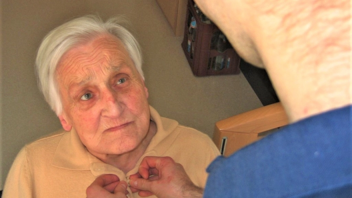 С кем должны жить пожилые люди, а с кем - категорически нельзя, особенно после 70 лет