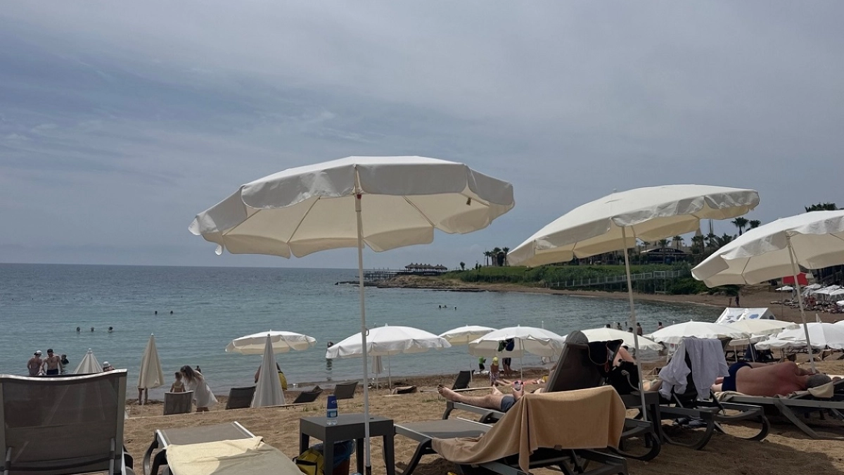 Грязь в отеле и мутное море: российские туристы поделились отзывом о популярном курорте