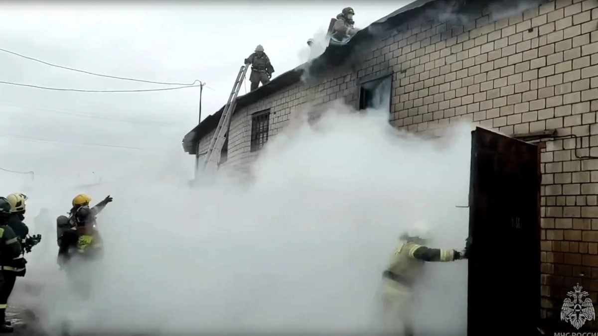 При пожаре в гаражном кооперативе Ижевска погибла женщина