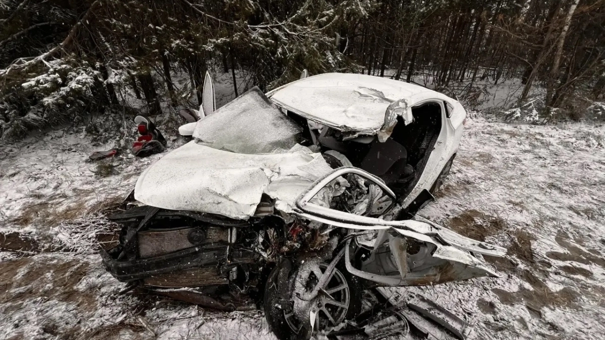 В Завьяловском районе при столкновении с мусоровозом погибла пассажирка легковушки