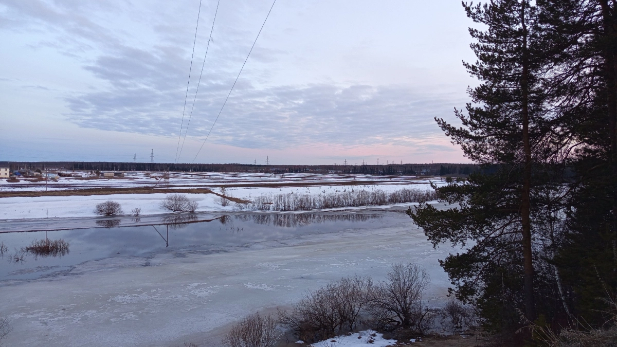 В Удмуртии спасатели МЧС вытащили мужчину из реки Иж