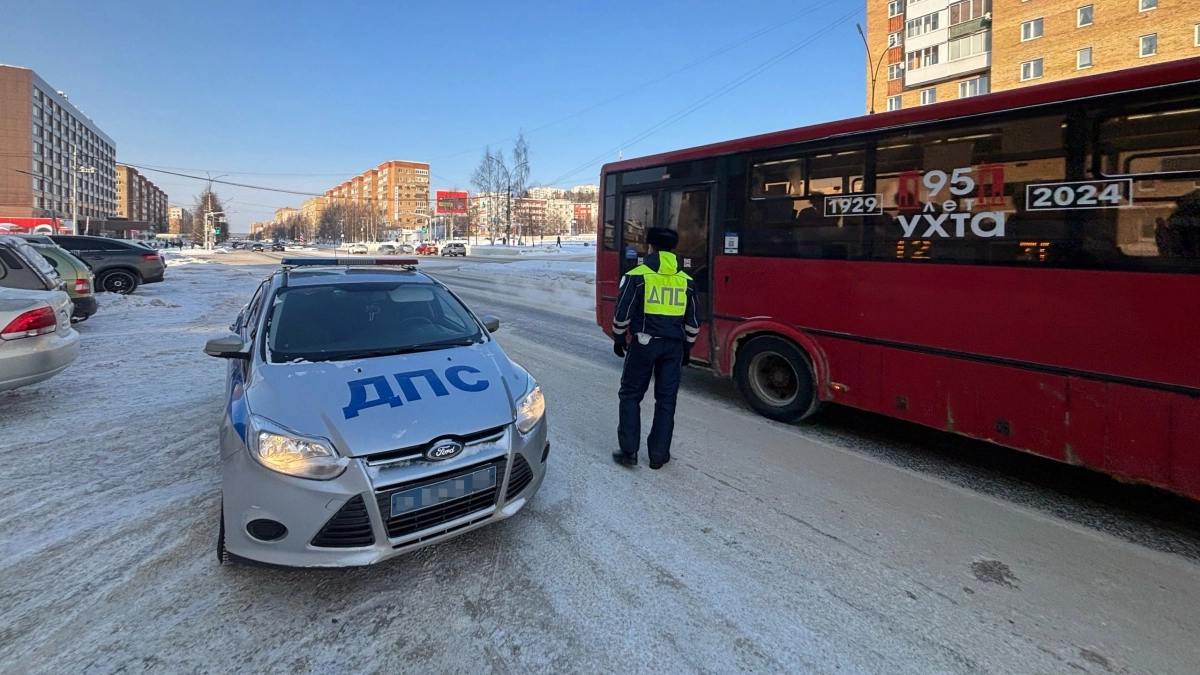 Инспектор ГАИ поставил точку: можно ли останавливаться на автобусной остановке, чтобы высадить пассажира