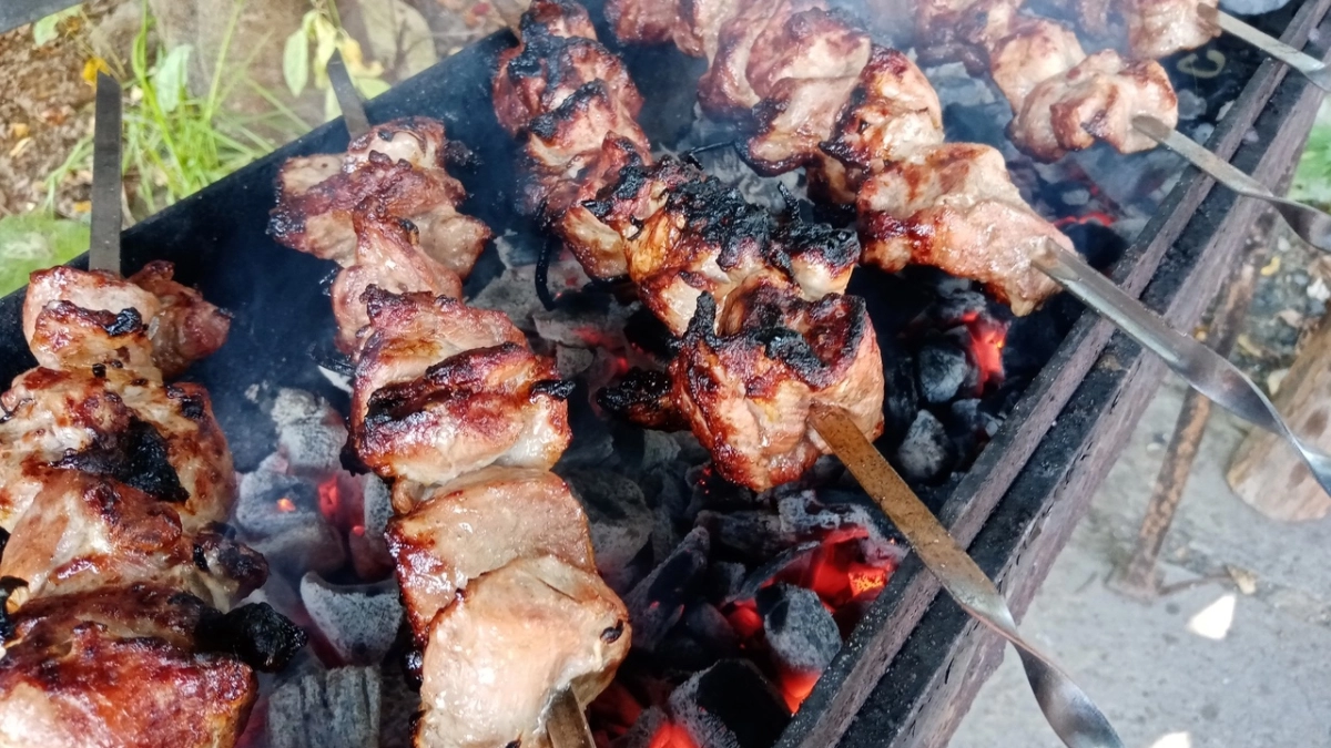 Сталин ел только такой шашлык: шикарный рецепт маринада. С ним мясо - всегда нежное, сочное