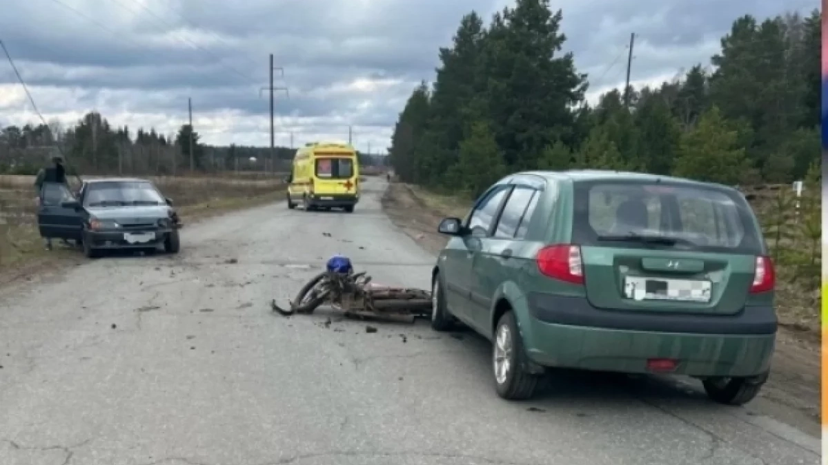 В Удмуртии водитель без прав на мопеде устроил массовое ДТП