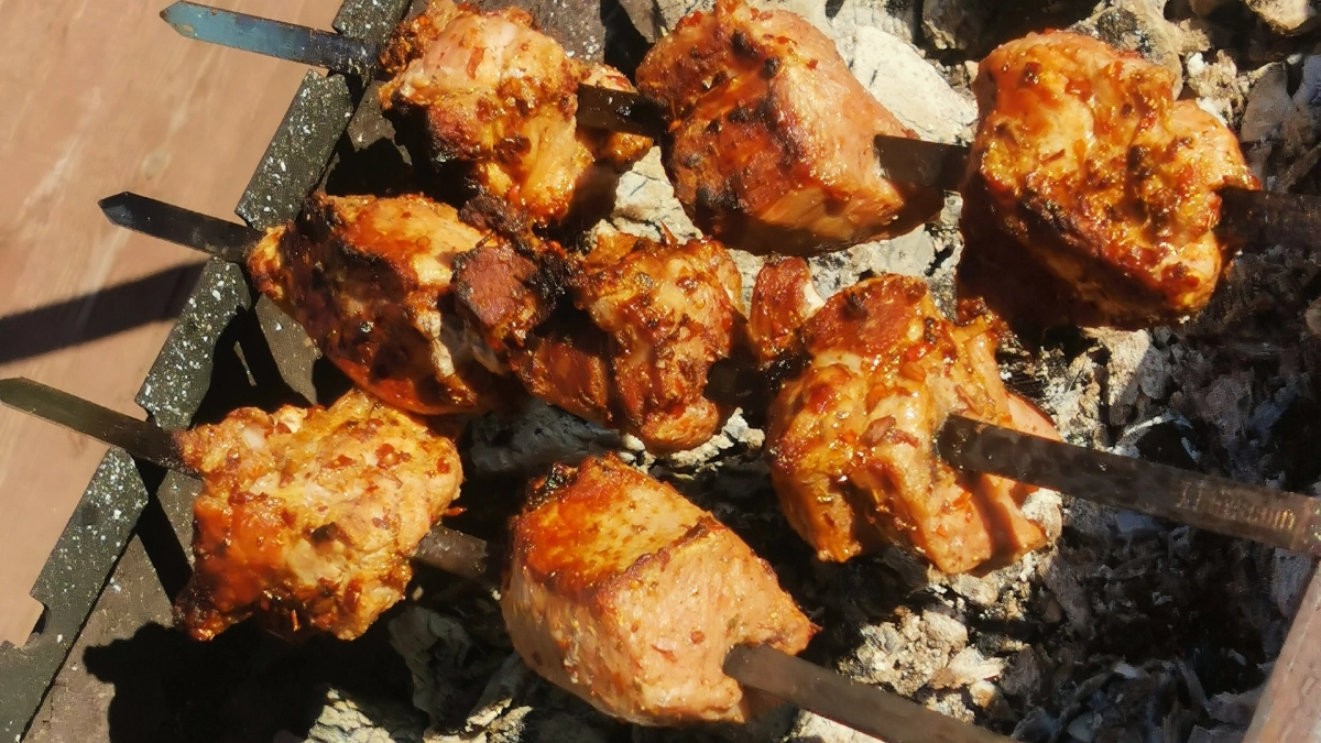Обалденный маринад для шашлыка всего из двух ингредиентов - даже сухая грудка тает во рту