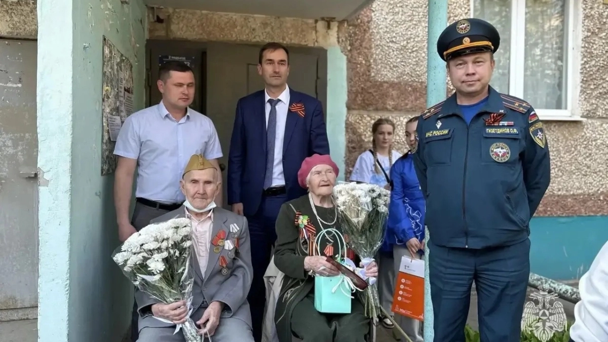 Глава МЧС России поздравил ветерана пожарной охраны Удмуртии Маргариту Старикову с 81-й годовщиной Победы