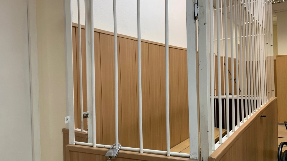 Суд в Глазове наказал рецидивиста за избиение пенсионера