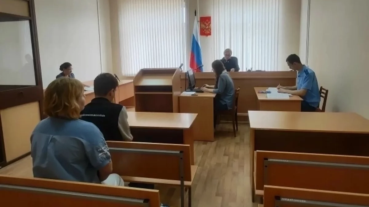 Суд в Удмуртии осудил мужчину за вымогательство денег у школьницы