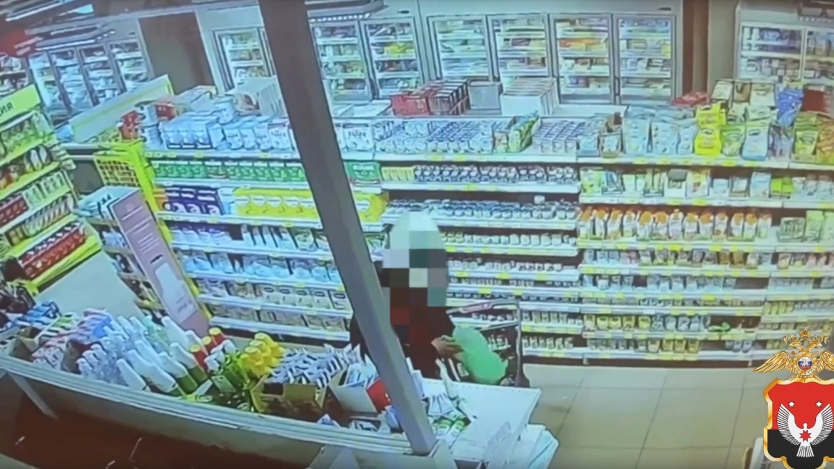 В Удмуртии задержан мужчина, угрожавший сотруднице магазина из-за трех бутылок алкоголя