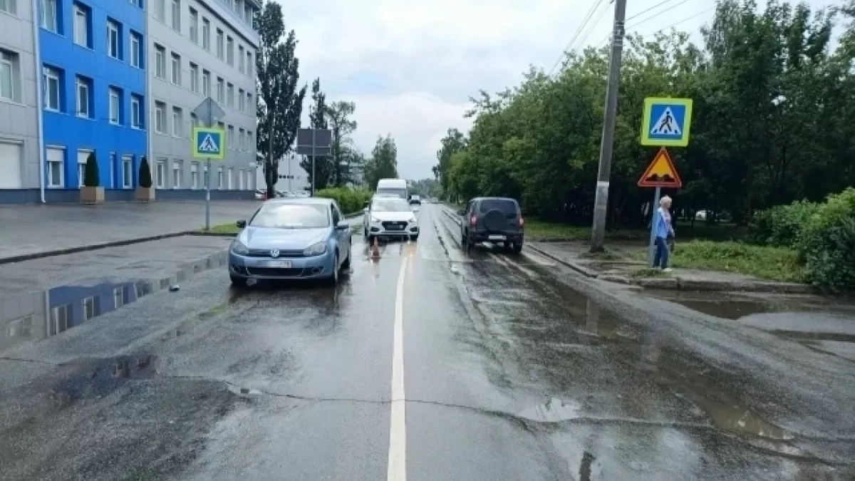 Водитель "Фольксвагена" сбил пешехода на зебре в Удмуртии 